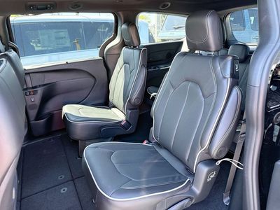 2026 Chrysler Pacifica - Photo 23