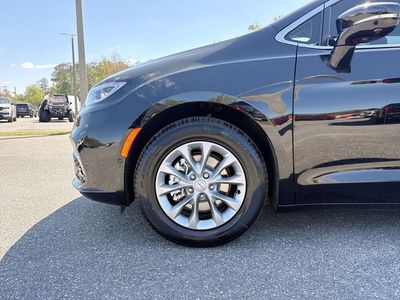 2026 Chrysler Pacifica - Photo 10