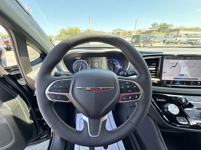 2026 Chrysler Pacifica - Photo 13