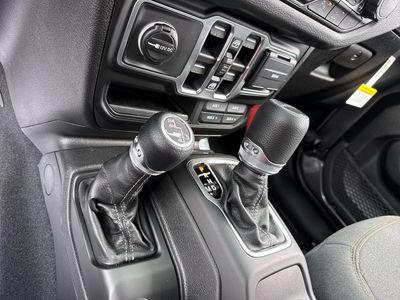 2026 Jeep Gladiator - Photo 19