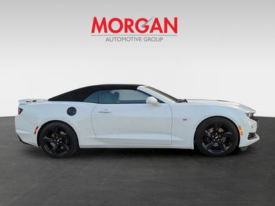2019 Chevrolet Camaro - Photo 2