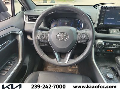2020 Toyota RAV4 - Photo 17