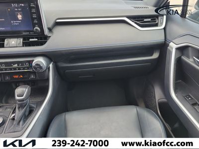2020 Toyota RAV4 - Photo 18