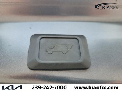 2020 Toyota RAV4 - Photo 12