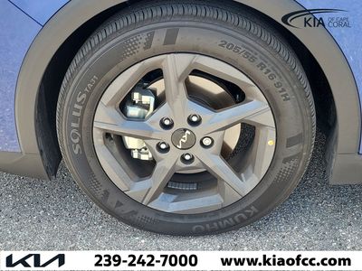 2025 Kia K4 - Photo 9