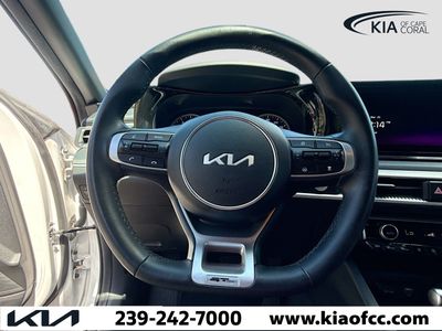 2023 Kia K5 - Photo 36