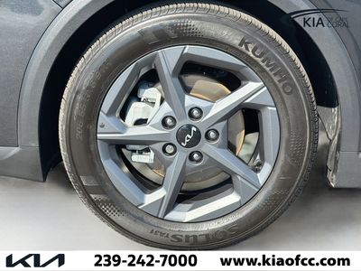 2025 Kia K4 - Photo 37