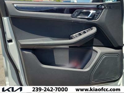 2021 Porsche Macan - Photo 27