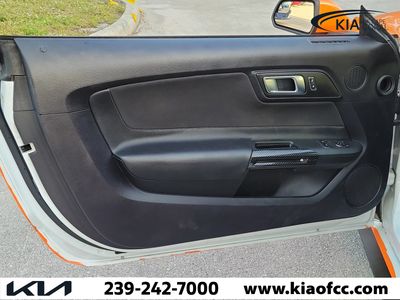 2019 Ford Mustang - Photo 16