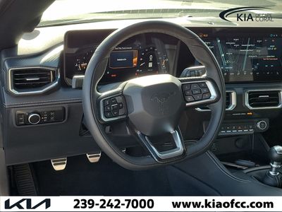 2025 Ford Mustang - Photo 16