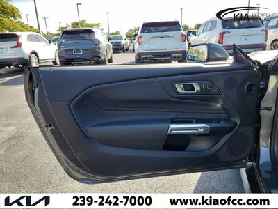 2025 Ford Mustang - Photo 18