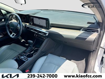 2023 Kia K5 - Photo 13