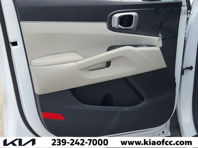 2025 Kia Sorento - Photo 23