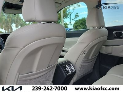 2025 Kia Sorento - Photo 13