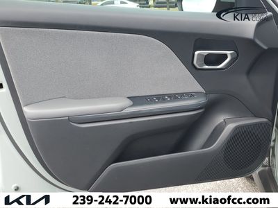 2025 Kia K4 - Photo 18