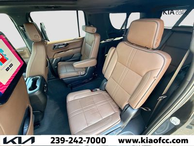 2025 Chevrolet Suburban - Photo 21
