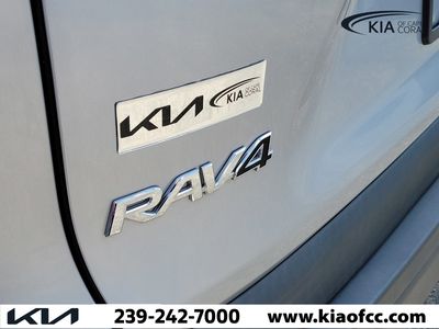 2021 Toyota RAV4 - Photo 11
