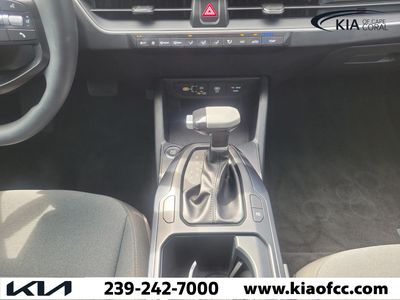 2025 Kia K4 - Photo 16