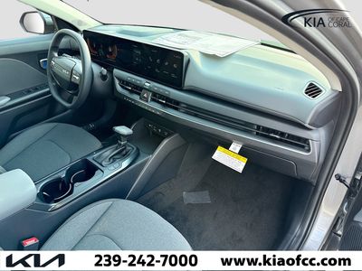 2025 Kia K4 - Photo 12