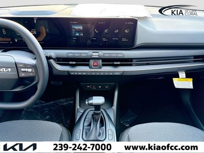 2025 Kia K4 - Photo 17