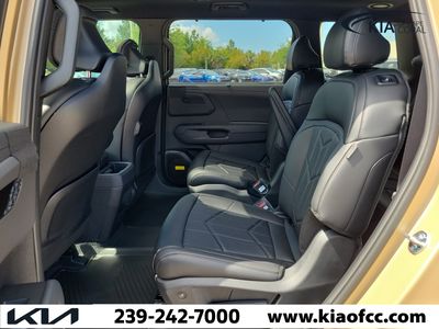 2027 Kia Telluride Hybrid - Photo 13