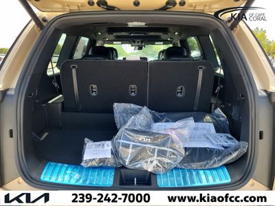 2027 Kia Telluride Hybrid - Photo 11