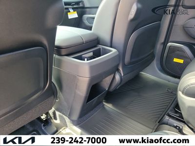 2027 Kia Telluride Hybrid - Photo 15