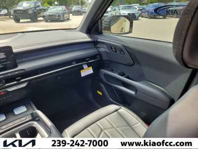 2027 Kia Telluride Hybrid - Photo 19