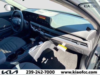 2025 Kia K4 - Photo 12