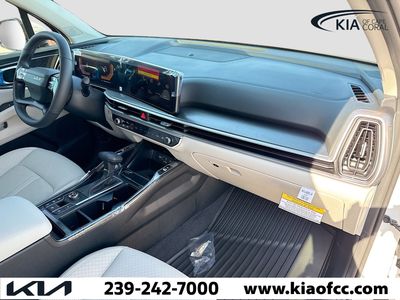 2026 Kia Sorento — photo 13 view
