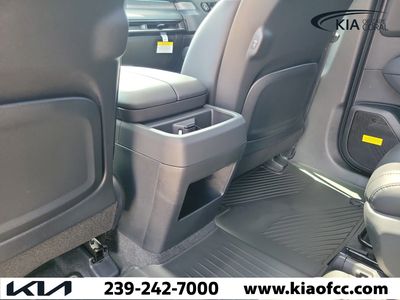 2027 Kia Telluride Hybrid - Photo 15