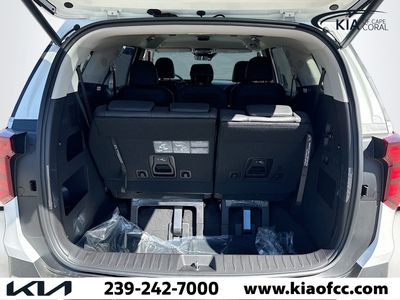 2026 Kia Carnival — photo 11 view