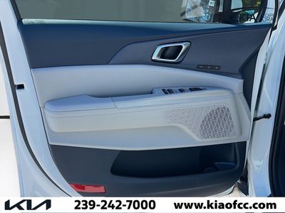 2026 Kia Carnival Hybrid — photo 23 view