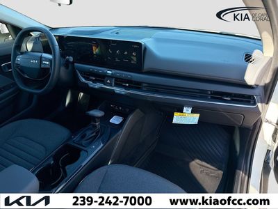 2025 Kia K4 - Photo 12