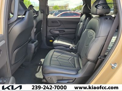 2027 Kia Telluride Hybrid - Photo 13