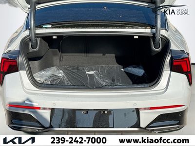 2026 Kia K5 — photo 11 view