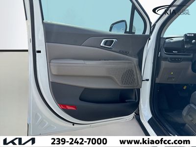2026 Kia Carnival Hybrid — photo 23 view
