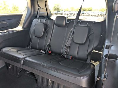 2025 Chrysler Pacifica - Photo 17