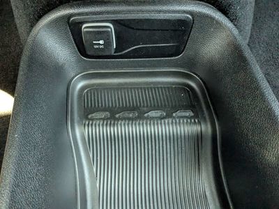 2025 Chrysler Pacifica - Photo 30
