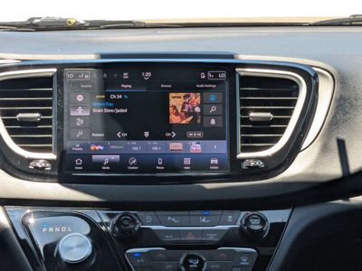 2025 Chrysler Pacifica - Photo 25