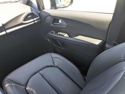 2025 Chrysler Pacifica - Photo 24