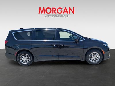 2025 Chrysler Pacifica - Photo 4