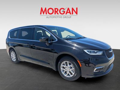 2025 Chrysler Pacifica - Photo 2