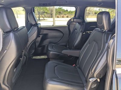 2025 Chrysler Pacifica - Photo 18