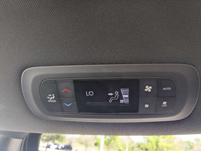 2025 Chrysler Pacifica - Photo 20