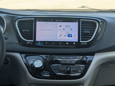 2024 Chrysler Pacifica - Photo 23