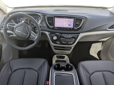 2024 Chrysler Pacifica - Photo 20