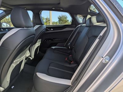 2026 Kia K5 - Photo 13