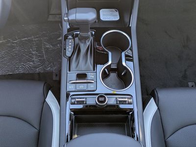 2026 Kia K5 - Photo 18