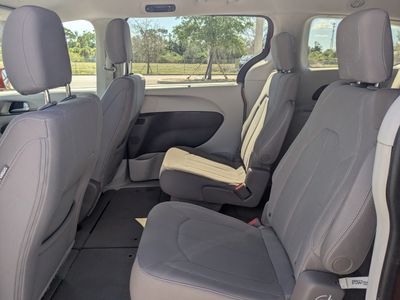 2018 Chrysler Pacifica - Photo 18